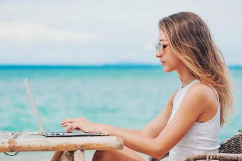 Stay Private and Connected: How Digital Nomads Use Crypto and Virtual Numbers