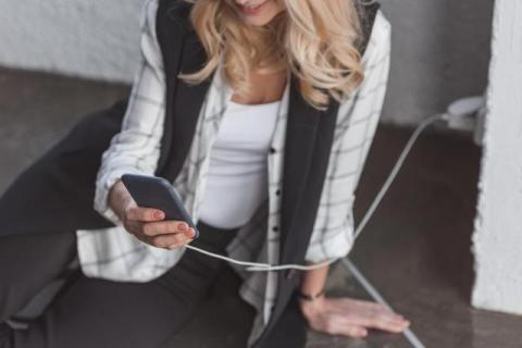 Why Won't My Phone Charge? Common Charging Port & Battery Fixes in Kamloops