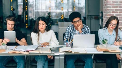 Why Students Should Use a Punctuation Checker