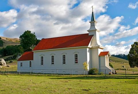 Bridging Tradition and Innovation: Technology in Church Life