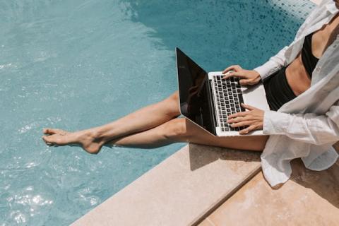 How to Design a Pool for All Seasons with Pool Heating and Cooling Tips